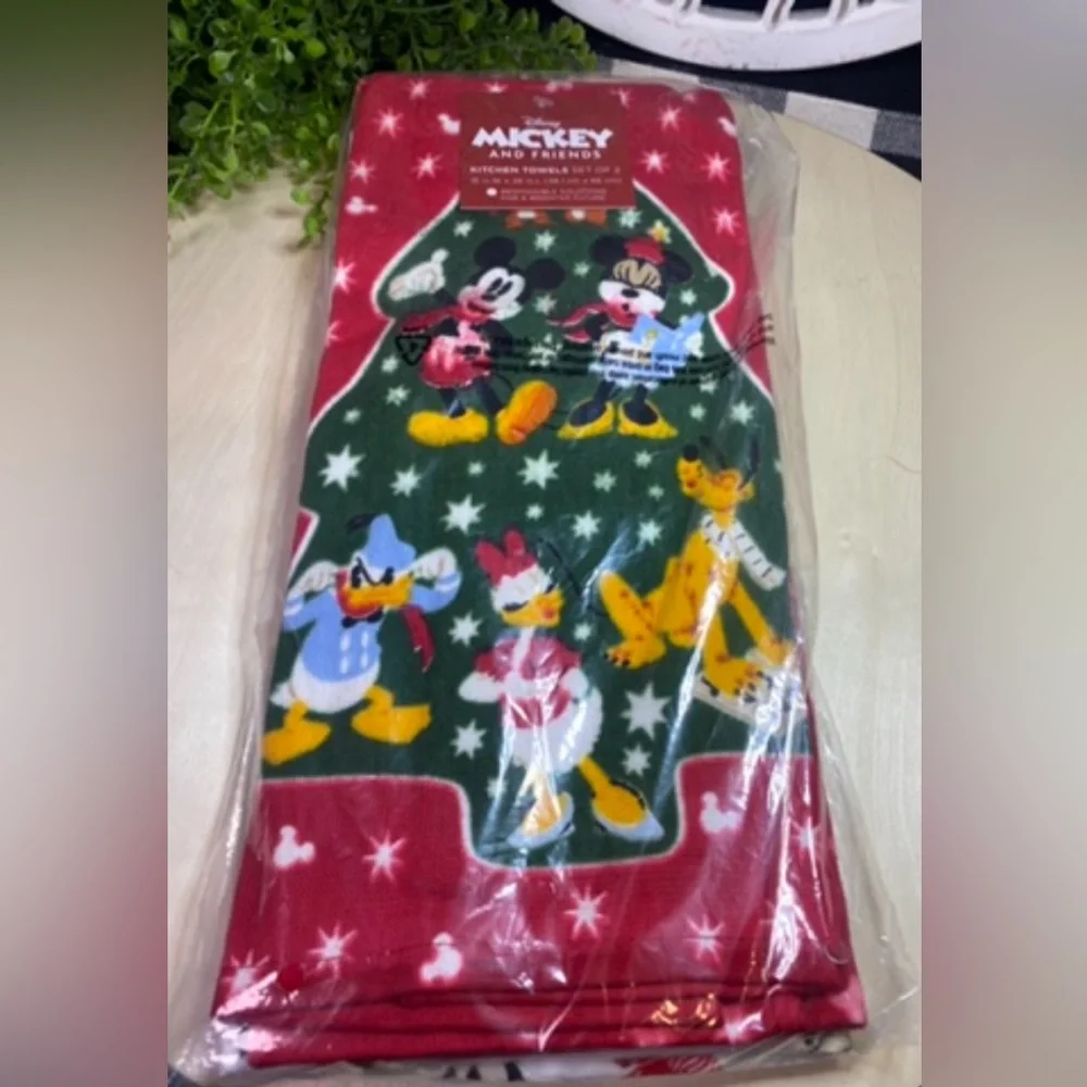 Disney Mickey Mouse Christmas Kitchen Towels 2-Pack‎ Holiday Cotton Dish Towels